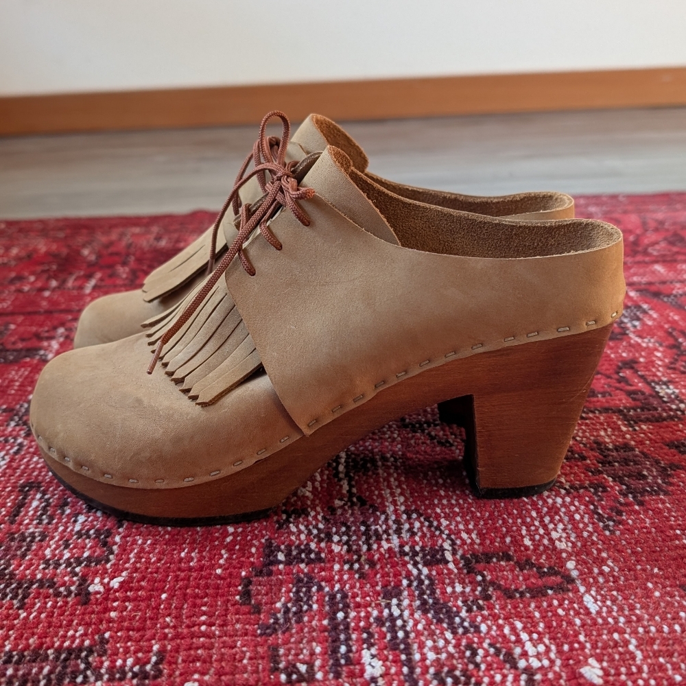 Rare Bryr Sample Sale Clogs with Whiskey Heel in Soft Nubuck size 38